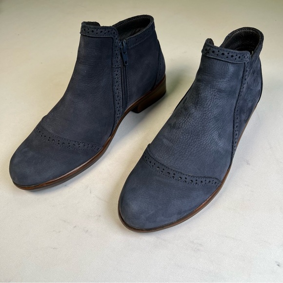 NAOT Women's Nefasi Ankle Boot blue Sz 7 barely worn at all these are gorgeous - Picture 3 of 12